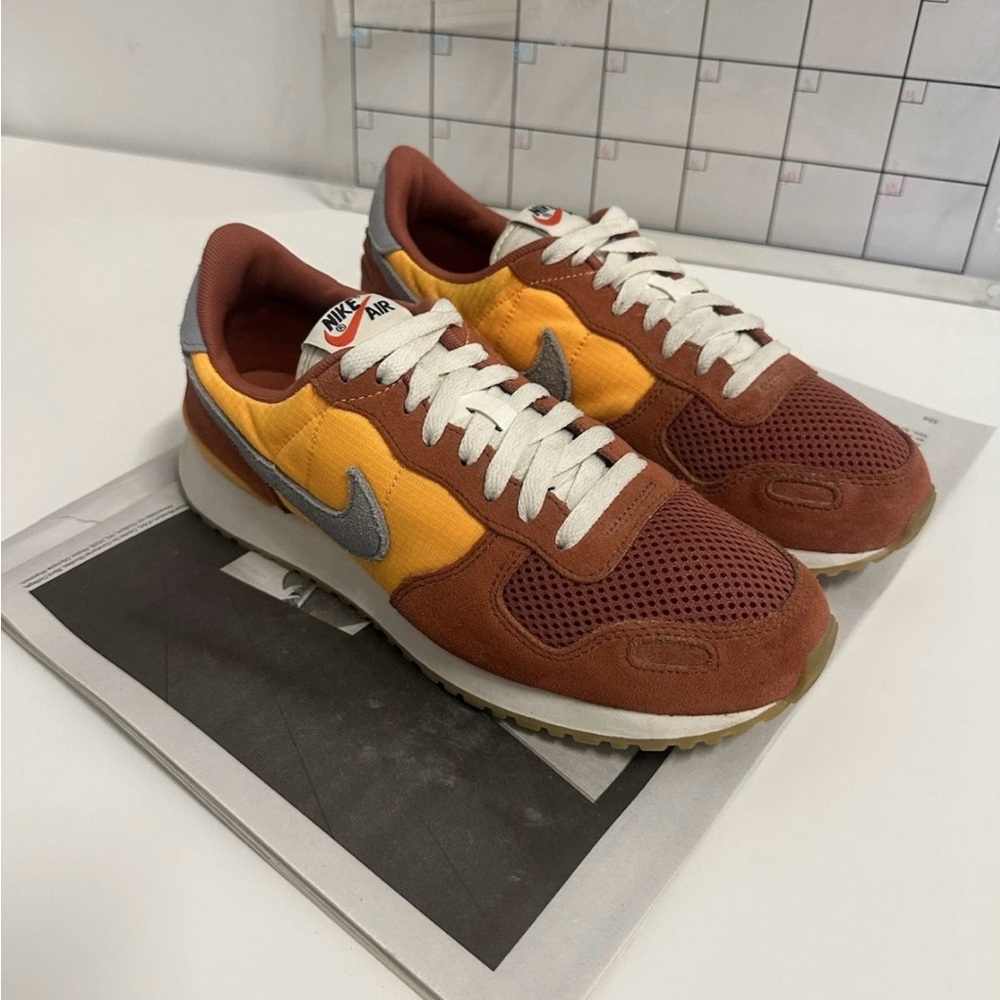 Nike Air Vortex Mens 8.5. Dusty Peach Mars Red Yellow 903896-201 Running Shoes